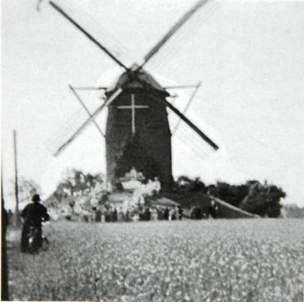 Wallfahrtsandacht vor der Mühle