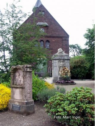 Kapelle mit Vorplatz