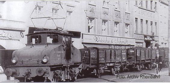 Ein Kohlenzug auf dem Weg von Moers über Lank und Büderich nach Düsseldorf um 1950