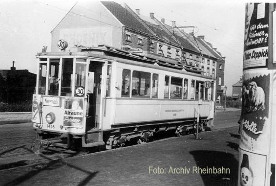 Straenbahn Linie 30, auf dem Weg vom Handweise nach Meererbusch (Foto von 1952)