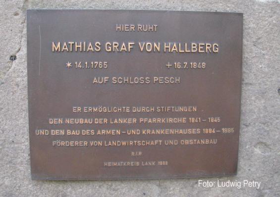 Gedenktafel an Mathias Graf von Hallberg auf dem Grabstein des "Prinzengrabs"